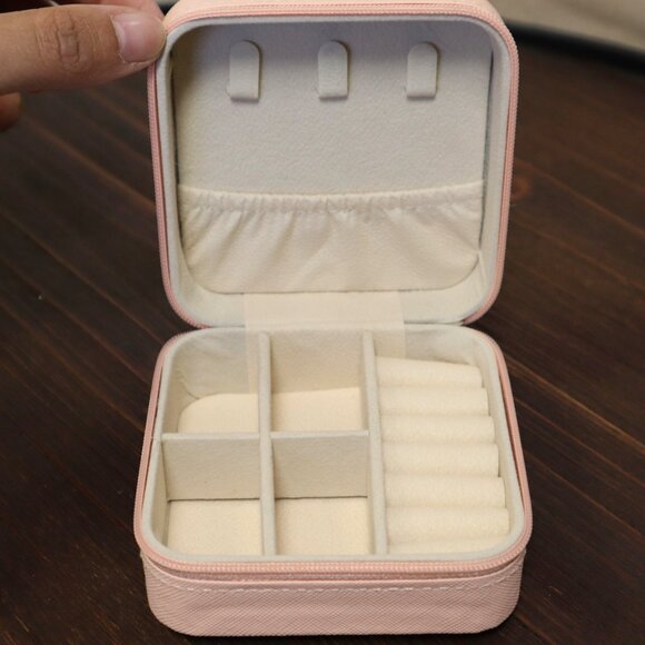 Travel Jewelry Case With Zipper Closure Compact Design Pretty U Logo Light Pink - Picture 2 of 8